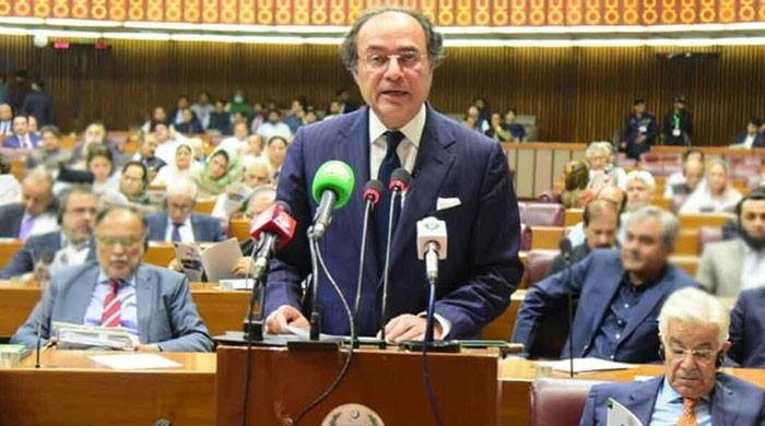 وزیر  خزانہ نے سپر ٹیکس کے مکمل خاتمے کا عندیہ دیدیا