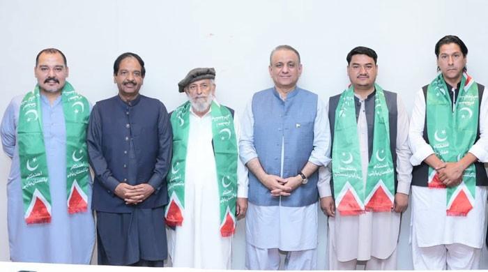 گلگت بلتستان انتخابات میں کامیاب 4 آزاد امیدوار استحکام پاکستان پارٹی میں شامل ہوگئے