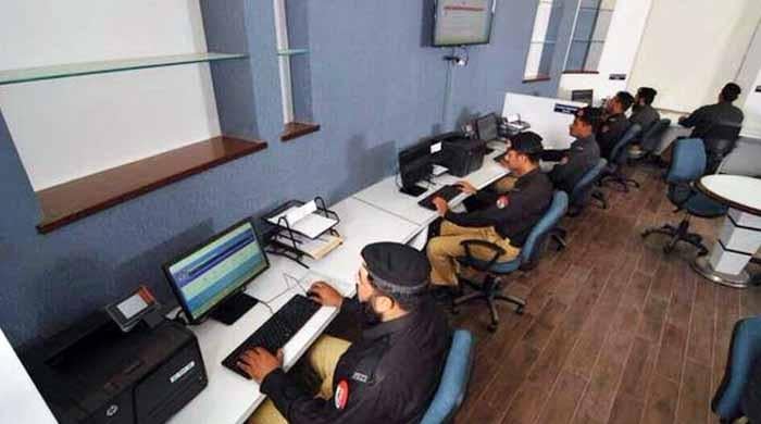 کے پی پولیس کا دور دراز علاقوں میں سیٹلائٹ کمیونیکیشن سسٹم متعارف کرانےکا فیصلہ 