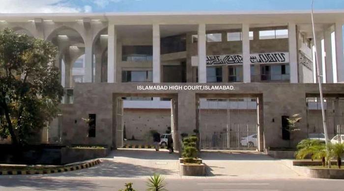 وزیر اعلیٰ پختونخوا کی عمران خان سے ملاقات کی درخواست سننے والا اسلام آباد ہائیکورٹ کا بینچ ٹوٹ گیا