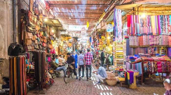 رواں مالی سال 35 لاکھ دکان داروں کو ٹیکس نیٹ میں شامل کیا جائے گا، وزیر مملکت خزانہ