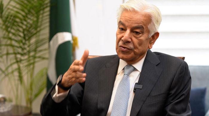 افغانستان بھی بھارت کے ساتھ مل کر پاکستان کی زمین پر دہشتگردی کو فروغ دے رہا ہے: خواجہ آصف