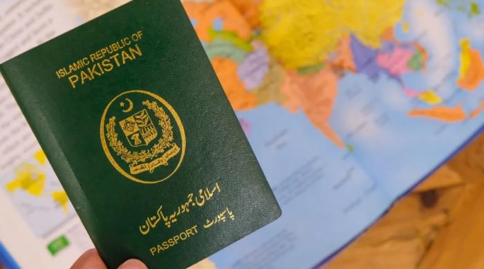 یکم جولائی سے پاسپورٹ دفاتر میں نقد فیس وصولی کا نظام ختم، ڈیجیٹل ادائیگی کرنی ہوگی