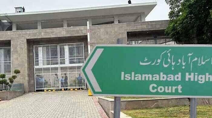 بغیر مقررہ طریقہ کار کے پاسپورٹ کنٹرول لسٹ میں نام ڈالنا غیر قانونی ہے: اسلام آباد ہائیکورٹ