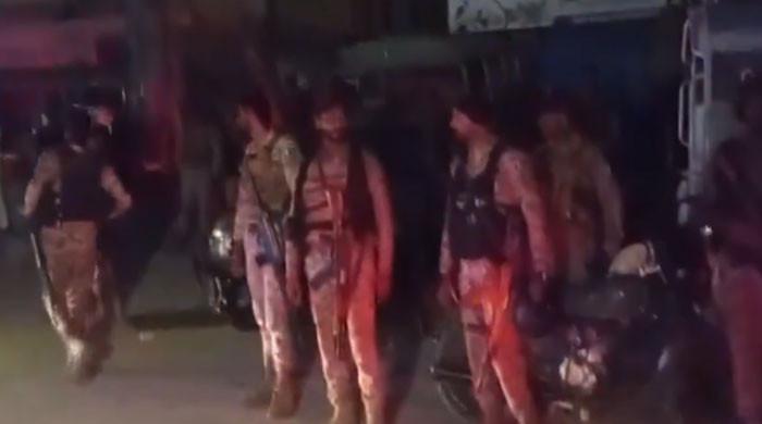 کراچی میں بھارتی حمایت یافتہ تنظیم کا رینجرز  کیمپ پر حملہ، جوابی کارروائی میں 3 دہشتگرد ہلاک، افغان دہشتگرد گرفتار