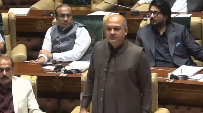 کرپشن کے بغیر سندھ میں کوئی کام نہیں ہوتا، سرکاری افسران کمیشن کو حق سمجھتے ہیں: اپوزیشن لیڈر سندھ اسمبلی
