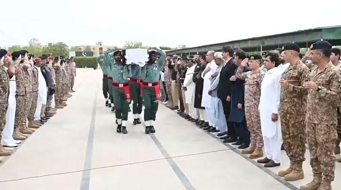 کراچی میں دہشتگرد حملے میں شہید ہونیوالے رینجرز کے جوانوں کی نماز جنازہ ادا کردی گئی