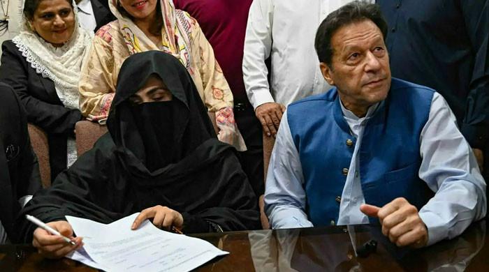 190 ملین پاؤنڈ کیس: عمران اور بشریٰ بی بی نے فیصلہ چیلنج کردیا، سزا معطلی کی درخواست