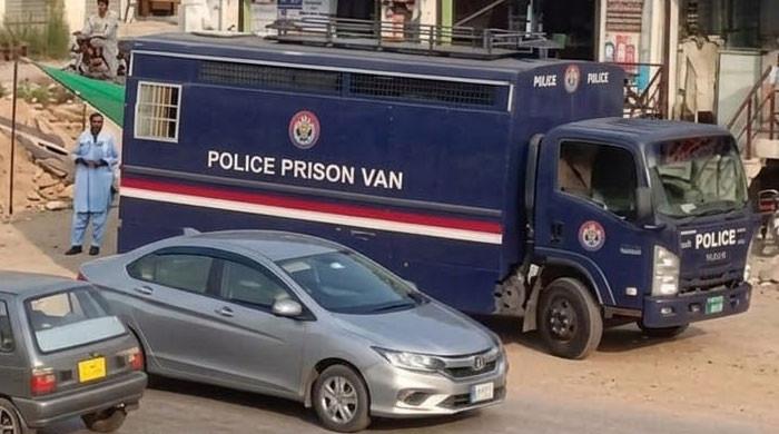 کہوٹہ میں اڈیالہ جیل منتقلی کے دوران قیدی وین سے 14 قیدی فرار