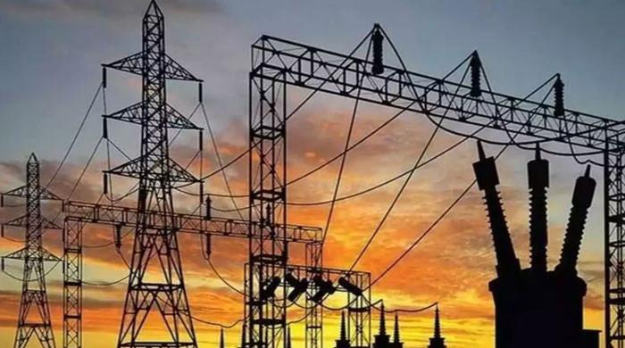 بجلی کے شعبے کے گردشی قرضے میں ریکارڈ 779 ارب روپے کی کمی