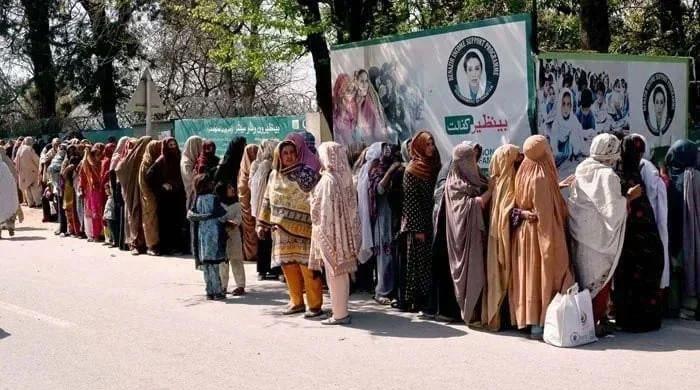 حیدر آباد: بی آئی ایس پی کی مستحق خواتین سے فی قسط 2 ہزار روپے کاٹنے والے 8 ڈیوائس ہولڈرز گرفتار