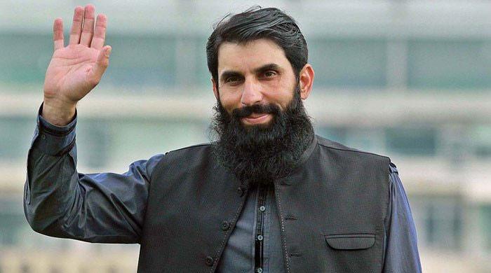 نوجوان کھلاڑیوں پر غیر ضروری دباؤ نہ ڈالیں: مصباح الحق