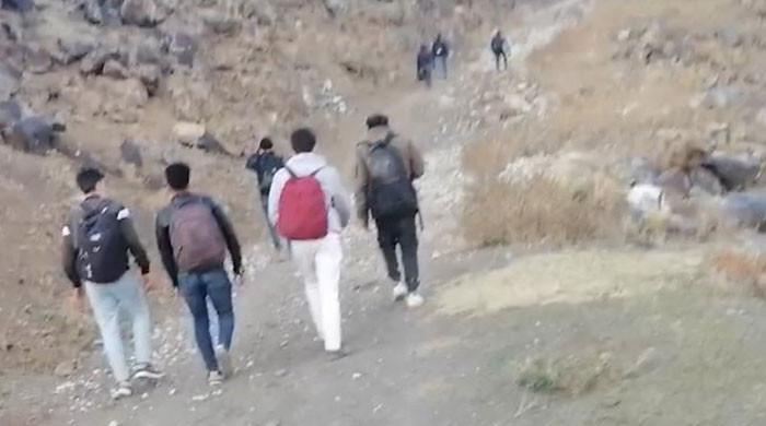 انسانی اسمگلروں نے 12 پاکستانی نوجوانوں کو یورپ بھجوانےکا جھانسہ دیکر ایران میں اغوا کرلیا