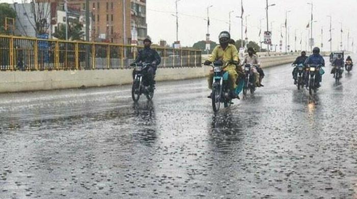 کراچی کے مضافات میں آج گرج چمک کے ساتھ بارش کا امکان