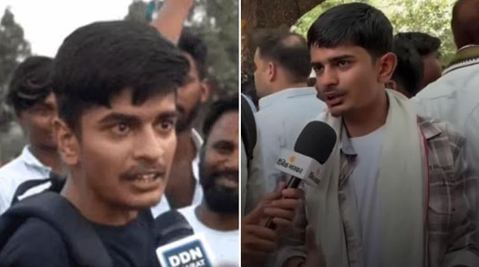 مودی کے گن گانے والا نوجوان بھی کاکروچ جنتا پارٹی کے احتجاج  میں شامل، وزیر تعلیم کو ’ڈوب  مرنے‘کا مشورہ