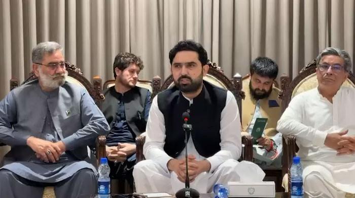 پی ٹی آئی خیبرپختونخوا پارلیمانی پارٹی اجلاس، وزیراعلیٰ سے ناراض دھڑےکا سخت جملوں کا تبادلہ