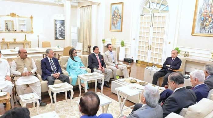 آزاد کشمیر انتخابات: ایک دوسرے پر الزامات کے بعد پی پی اور ن لیگ میں مفاہمتی اجلاس، محاذ آرائی مزید بڑھنے نہ دینے پر اتفاق