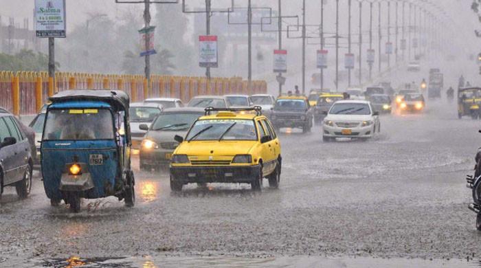کراچی میں آج گرج چمک کے ساتھ بارش کا امکان