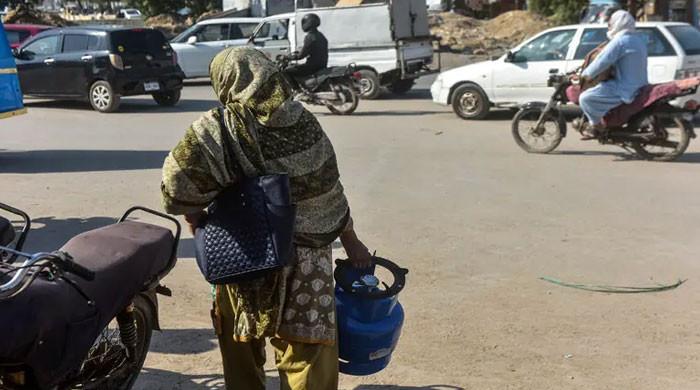 کراچی کے مختلف علاقوں میں گیس کی بو پھیلنے کی شکایات، ایس ایس جی سی کا بیان سامنے آگیا