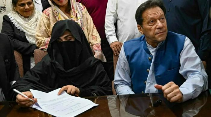 عمران اور بشریٰ قید تنہائی میں نہیں، انہیں بی کلاس سے بہتر سہولیات حاصل ہیں: ایڈووکیٹ جنرل اسلام آباد 