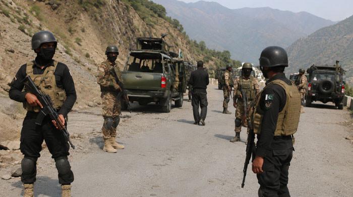 ہنگو میں فورسز کے آپریشن میں 7 خارجی دہشتگرد ہلاک، بہادری سے لڑتے ہوئے کیپٹن شہید
