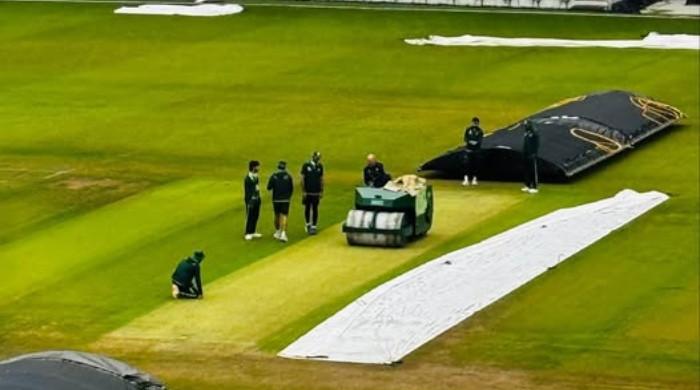 دورہ انگلینڈ: پاکستانی ٹیم منیجمنٹ نے گھاس والی پچ کو دیکھتے ہوئے ابتدائی حکمت عملی پر غور شروع کردیا