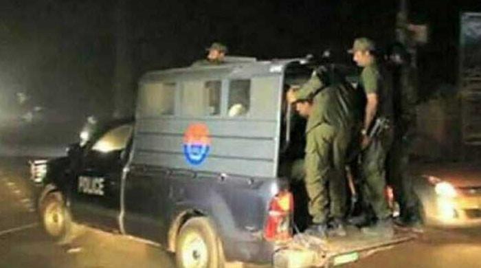 بدین: ہلاک ملزم کے گھر والوں کا پولیس پر رشوت نہ دینے پر جعلی اِن کاؤنٹر کا الزام