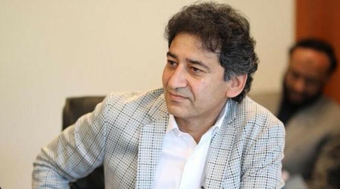 عمران خان کا ملک میں علاج ہوتو اس میں کوئی حرج نہیں: عاطف خان