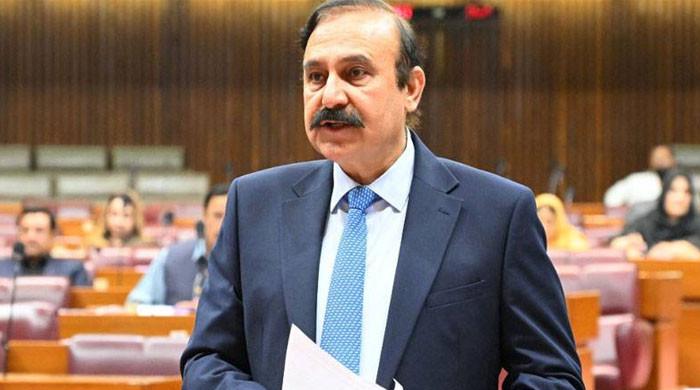 عمران خان کا علاج سرکاری اسپتال میں نہ ہو تو شفا بھیجیں گے، انہیں بیرون ملک بھیجنےکا فیصلہ بھی ہوسکتا ہے: طارق فضل چوہدری