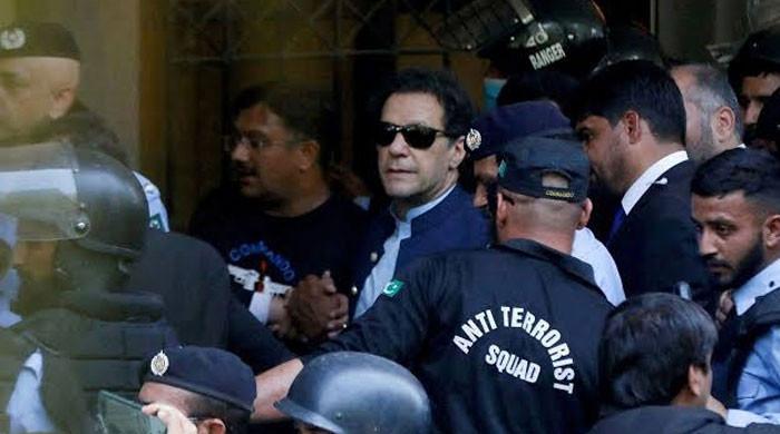 عمران خان کی اسپتال منتقلی کا حکم، اسلام آبادانتظامیہ نے سپریم کورٹ میں نظرثانی کی جلد سماعت کی درخواست دائرکردی