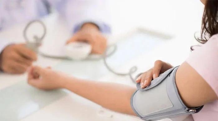 روزانہ کتنی دیر چہل قدمی کرنے سے بلڈ پریشر جیسے مرض سے بچنے میں مدد ملتی ہے؟