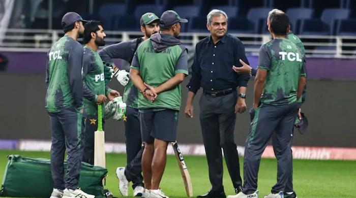 چیئرمین پی سی بی سینیئر کھلاڑیوں کی کارکردگی سے مایوس، جونیئر کھلاڑیوں کو موقع دینے کی ہدایت 