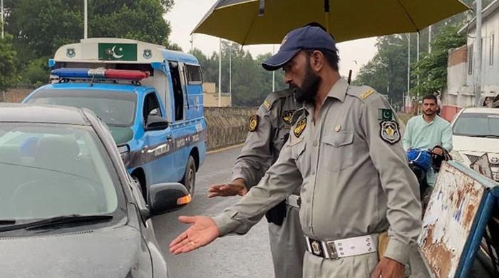 لاہور: حادثات کی روک تھام کیلئے شہر کے داخلی راستوں پر بغیر لائسنس والی کمرشل گاڑیوں کا داخلہ بند