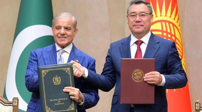 پاکستان اور کرغزستان کے درمیان تجارت، انسداد دہشتگردی اور آئی ٹی سمیت متعدد معاہدوں پر دستخط