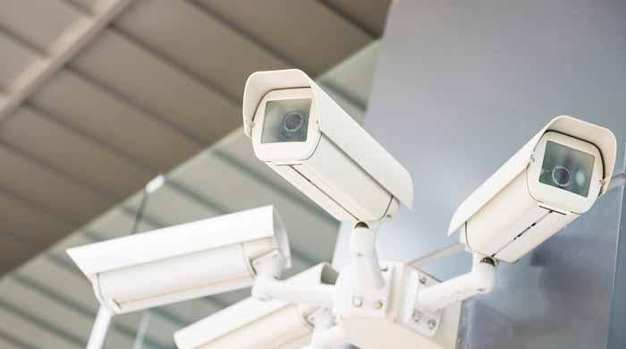 فیصل آباد: بچوں کی گمشدگی اور اغوا کی وارداتیں روکنے کیلئے بڑے پیمانے پر سی سی ٹی وی لگانے کا فیصلہ