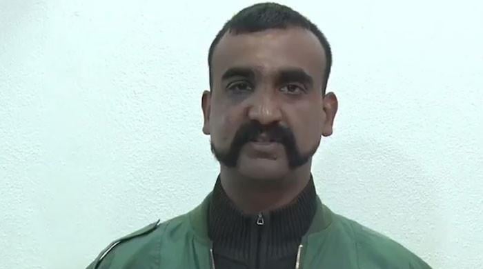 پاکستان میں گرفتار ہونیوالے بھارتی پائلٹ ابھینندن بھارتی فضائیہ سے قبل از وقت ریٹائر ہوگئے
