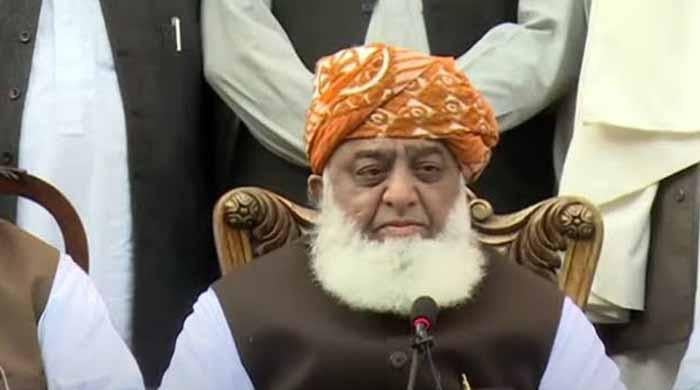15 صوبے بنانے کا حکومتی فیصلہ غلط ہے: مولانا فضل الرحمان