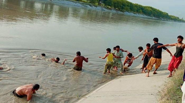 مٹیاری: نہر کنارے بیٹھے 3 لڑکے ڈوب کر جاں بحق