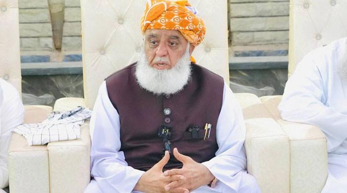 کے پی میں عملاً کوئی حکومت نہیں، ہم سے بھی بھتہ مانگا جاتاہے: مولانا فضل الرحمان
