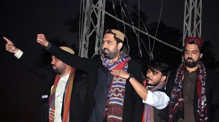 پنجاب اور سندھ میں مخصوص خاندانوں کی حکومتیں بنتی آرہی ہیں، 2 خاندان پاکستان پر مسلط ہیں: وزیر اعلیٰ پختونخوا
