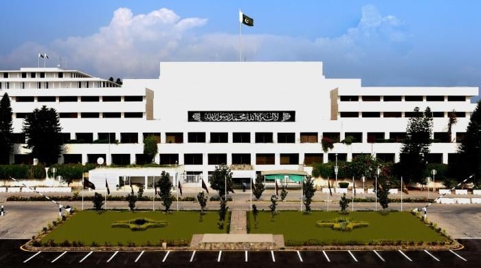 صوبے نہیں بن رہے!!