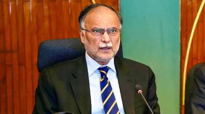 پاکستان میں خواتین کے موبائل انٹرنیٹ استعمال کی شرح 45 فیصد ہو چکی: احسن اقبال