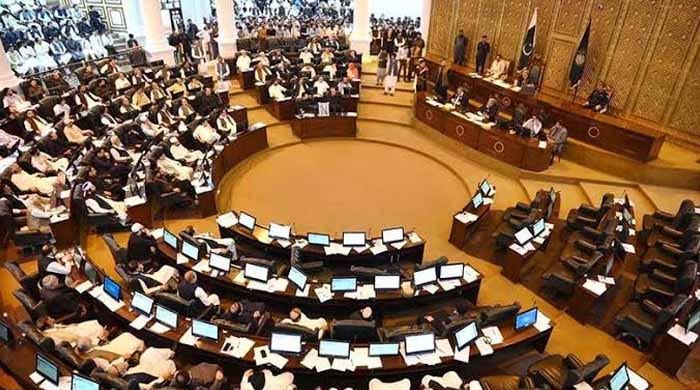 کے پی: پولیس ایکٹ میں ترامیم کا فیصلہ، آئی جی کی تعیناتی کا اختیار صوبےکو دیا جائیگا