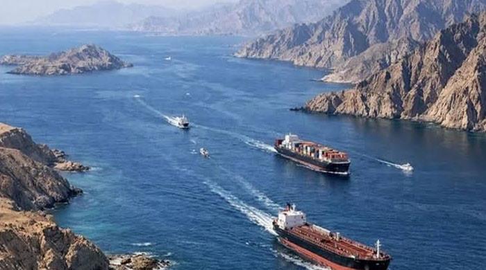 آبنائے ہرمز سے گزرنے والے جہازوں کی تعداد انتہائی کم ہوگئی