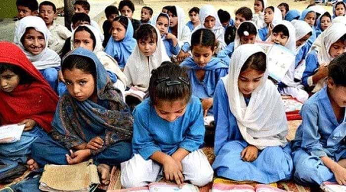 سندھ میں 40 لاکھ 80 ہزار سے زائد بچیاں اسکولوں سے باہر ہیں: صنفی مساوات رپورٹ میں انکشاف