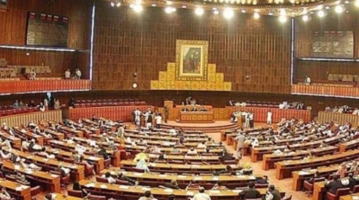 قومی اسمبلی میں اضافی کفایت شعاری اقدامات نافذ، 50 فیصد ملازمین گھر سے کام کرینگے