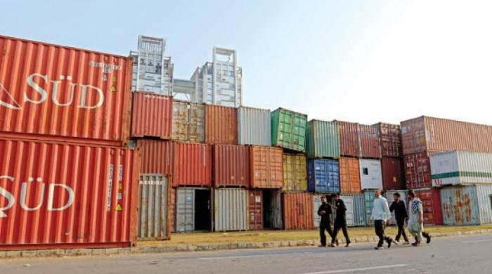 کنٹینرز کی پکڑ دھکڑ، گڈز ٹرانسپورٹرز نے کراچی سے اسلام آباد سامان کی ترسیل بند کردی