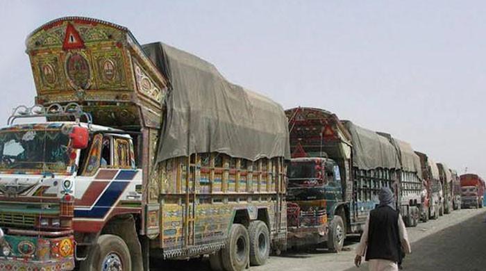 موٹر وے ایم ون کی بندش سے خیبر پختونخوا کو اشیائے خورونوش کی ترسیل متاثر ہونےکا خدشہ