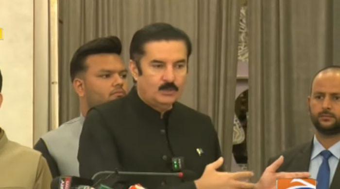 پختونخوا میں گورنر راج کیلئے مشاورت ہوئی ہے: فیصل کریم کنڈی