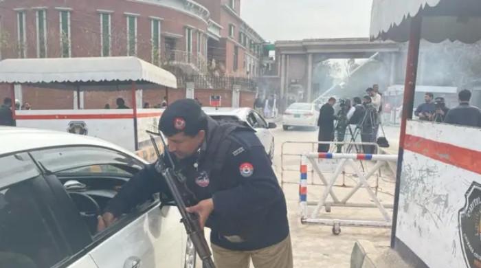 پشاور میں دہشتگردی کا خدشہ، سول سیکرٹریٹ خالی، ملازمین کو چھٹی دیدی گئی